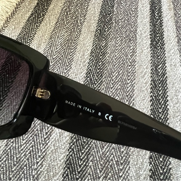 NEW NEVER USED Chanel Rectangle Sunglasses - Picture 3 of 7